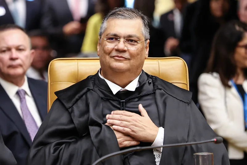 Queimadas, emendas Pix, kit robótica: o bom combate de Flávio Dino STF