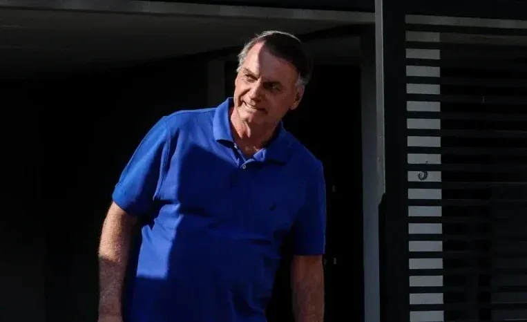 27/08/2025 O ex-presidente Jair Bolsonaro (PL) em sua casa, em Brasília. Gabriela Biló/Folhapress