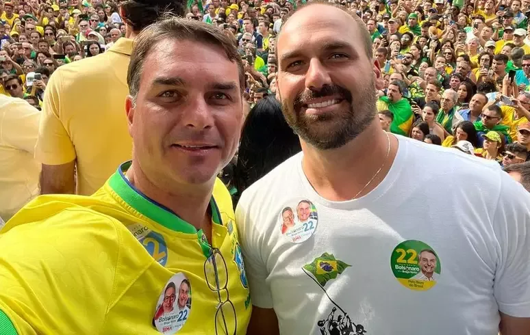 Flávio Bolsonaro e Eduardo Bolsonaro