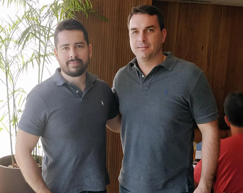 paulo figueiredo e flavio bolsonaro 24 set 2017 a agencia