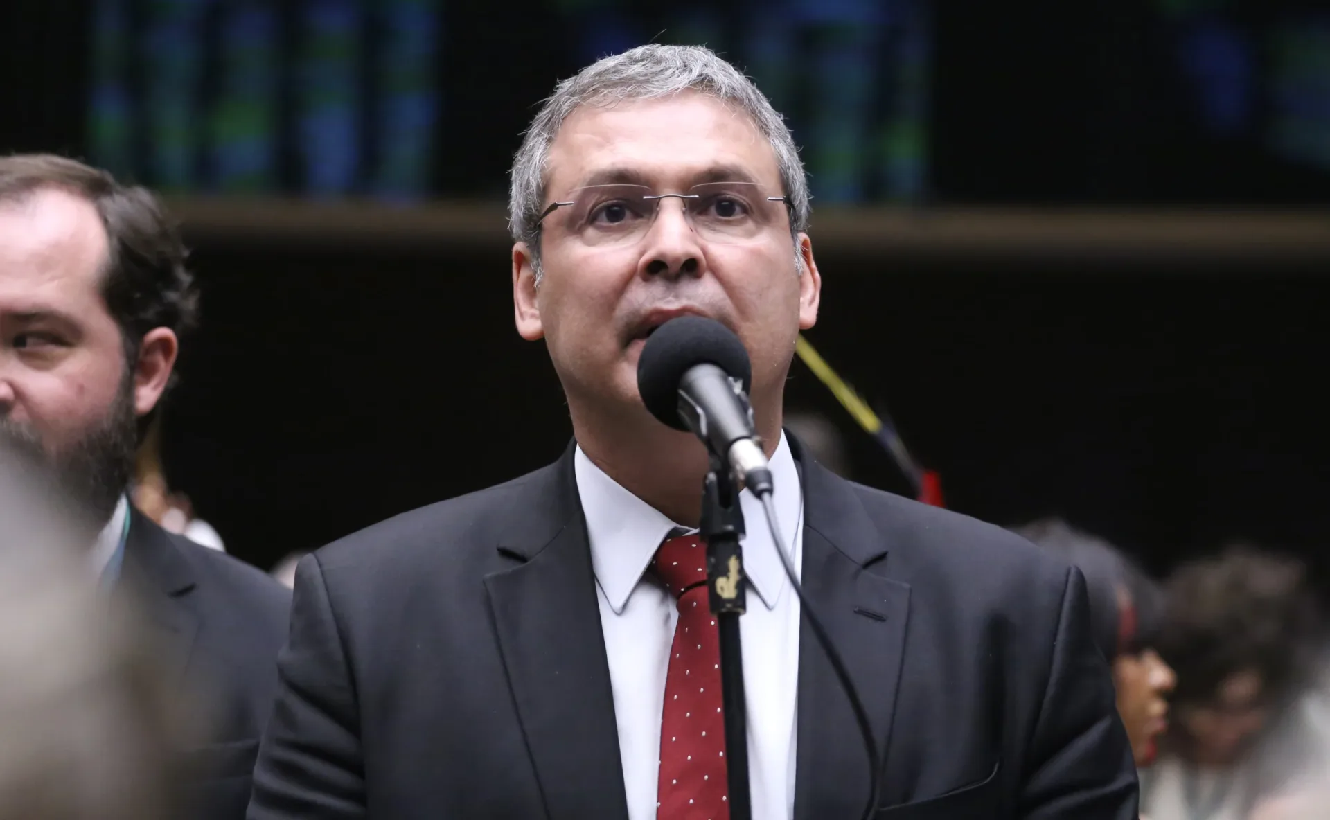 Lindbergh Farias Flávio Bolsonaro