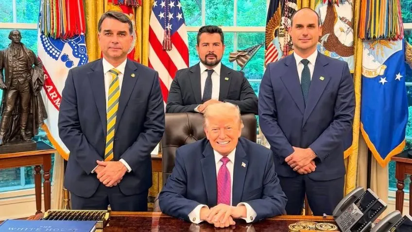 flavio bolsonaro paulo figueiredo e eduardo bolsonaro