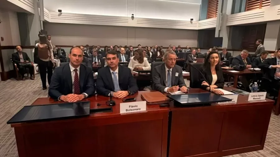 flavio bolsonaro e eduardo em audiencia da secao 301 nos estados unidos 1783445076415 v2 900x506 jpg