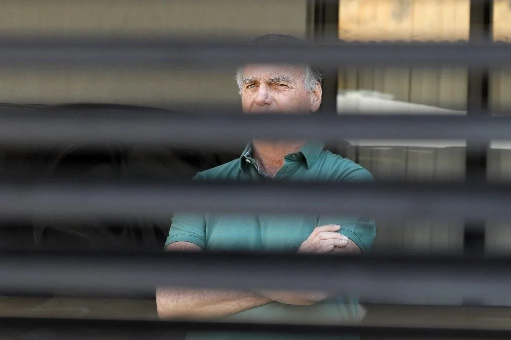 Defesa diz que arma ‘perdida’ de Bolsonaro está com a Polícia Civil do DF