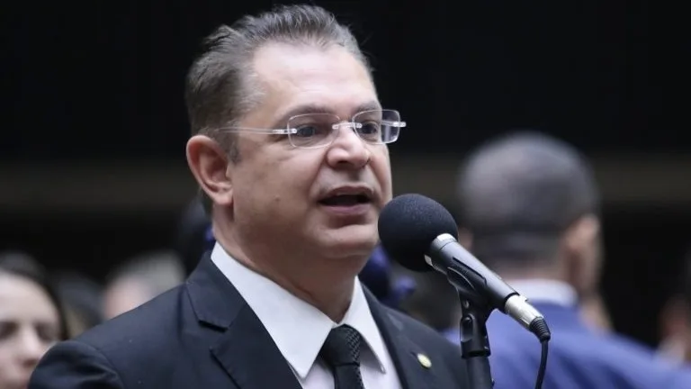 Guerra Espiritual: A farsa evangélica de Sóstenes Cavalcante – por Pastor Zé Barbosa Jr