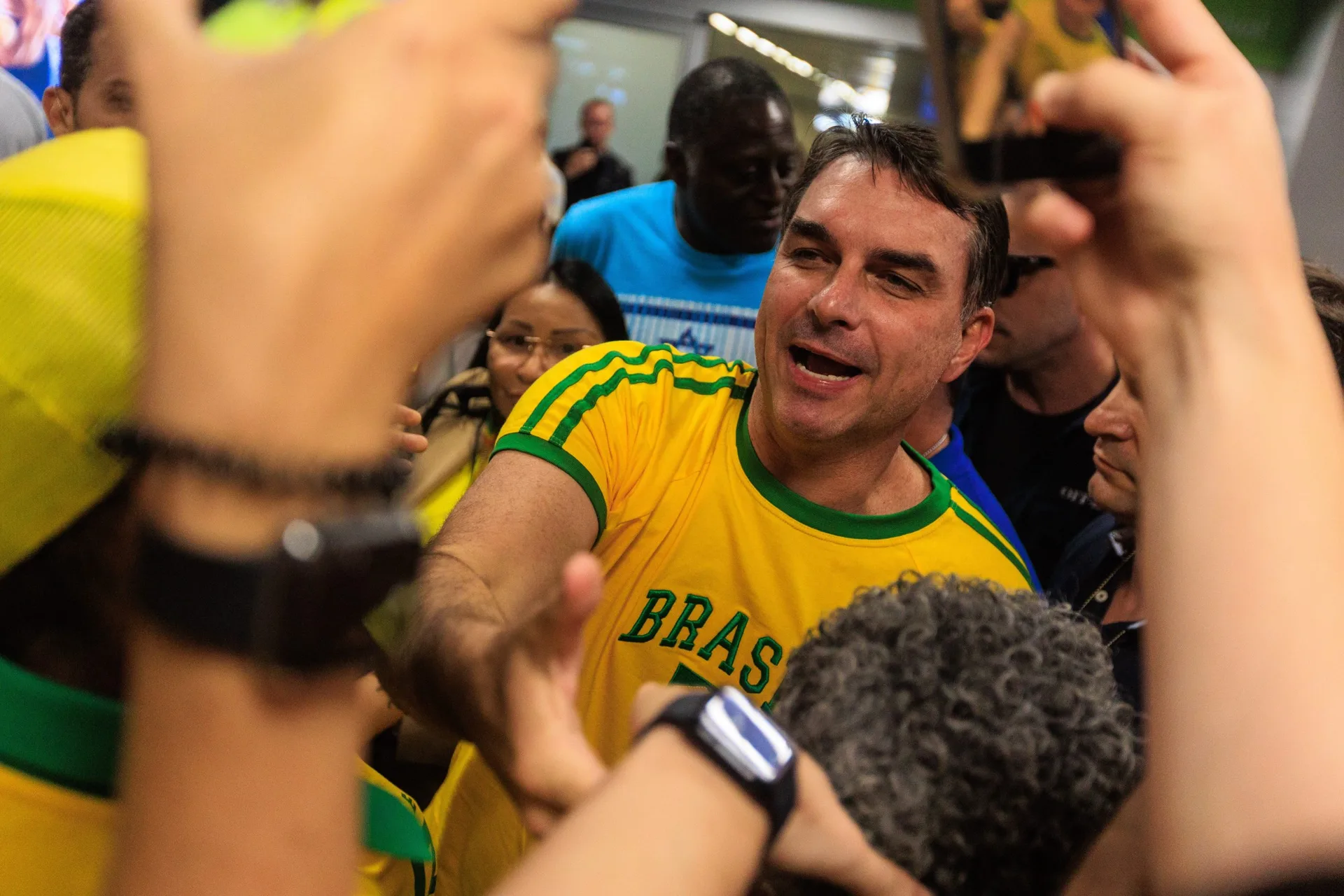 Flávio Bolsonaro em Brasília após viagem aos Estados Unidos