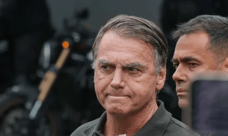 Bolsonaro apela ao STF para Flávio poder visitá-lo após proibição de Moraes