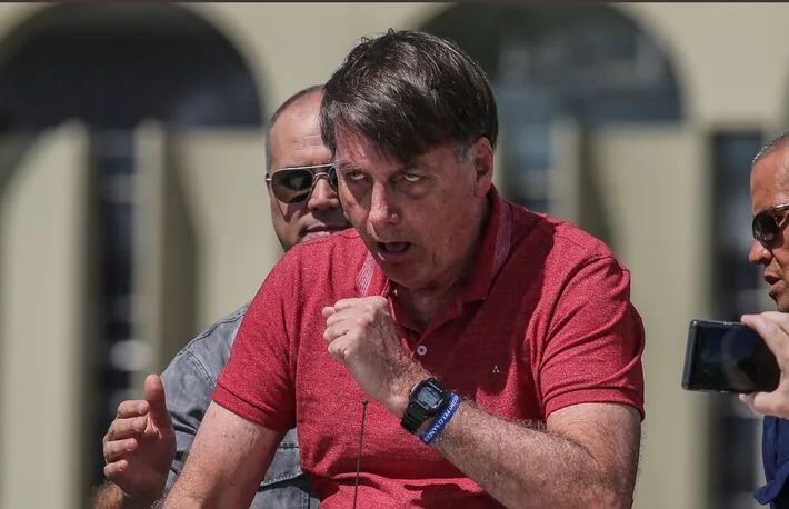 PGR liberou para que se realize a cirurgia de Bolsonaro no ombro direito