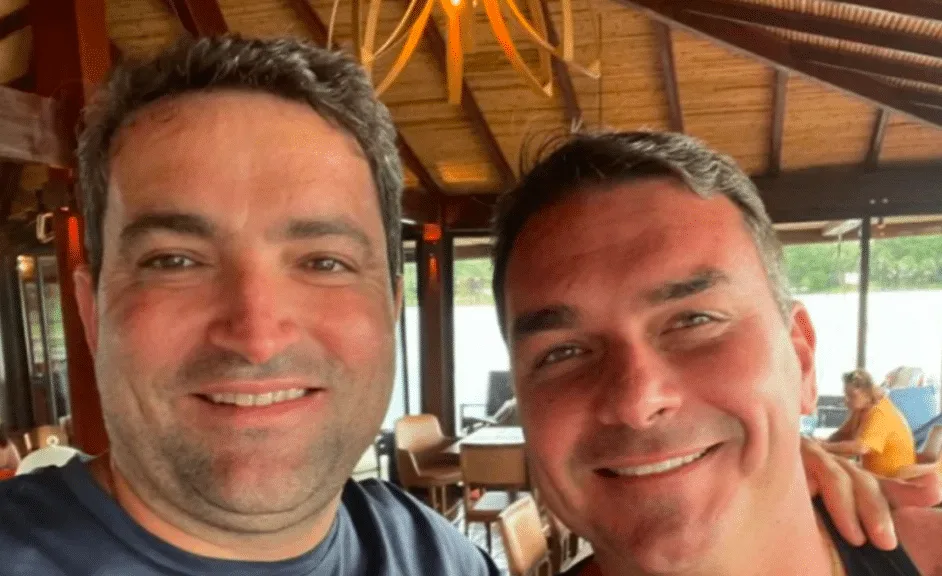 Flávio Bolsonaro dividia conta bancária com Willer Tomaz, investigado por movimentar R$ 13 bilhões em bets, indicam e-mails