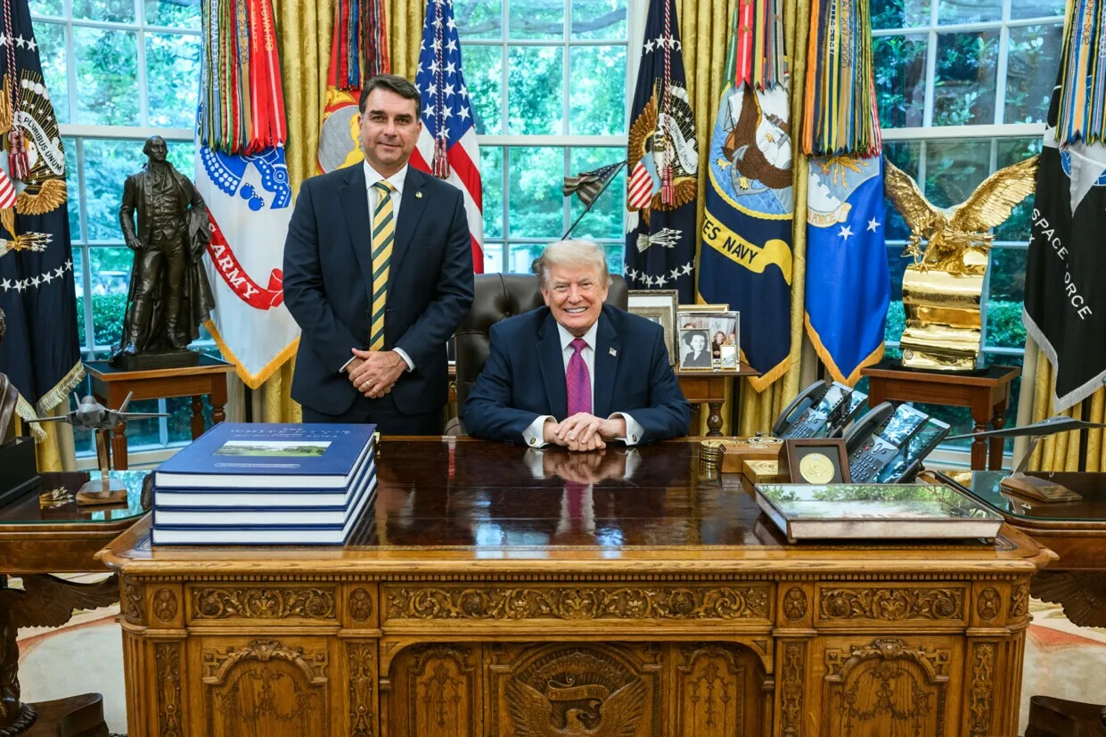 Trumponaro: como um governo de Flávio pode imitar a presidência de Trump no Brasil?