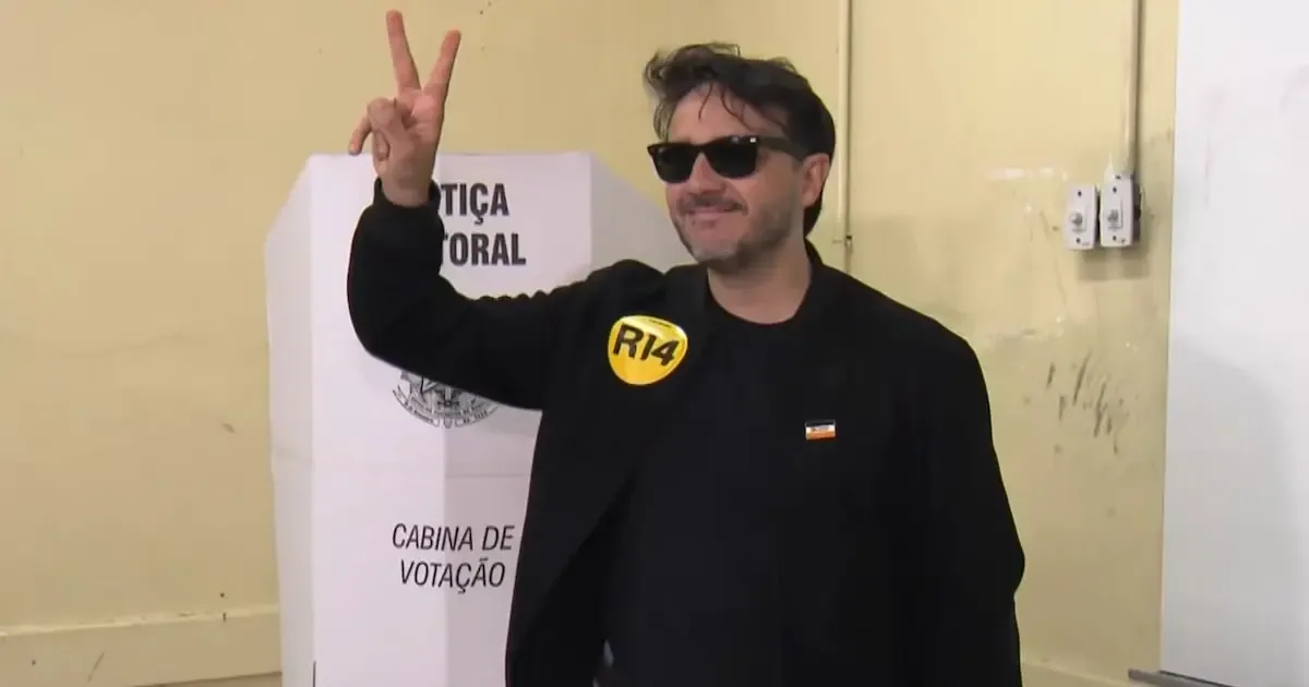Renan Santos vê risco de “acúmulo de poder” caso Flávio Bolsonaro vença a eleição