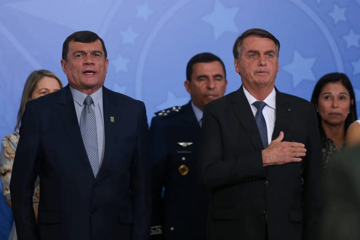 Moraes reduz pena de ex-ministro de Bolsonaro preso por trama golpista