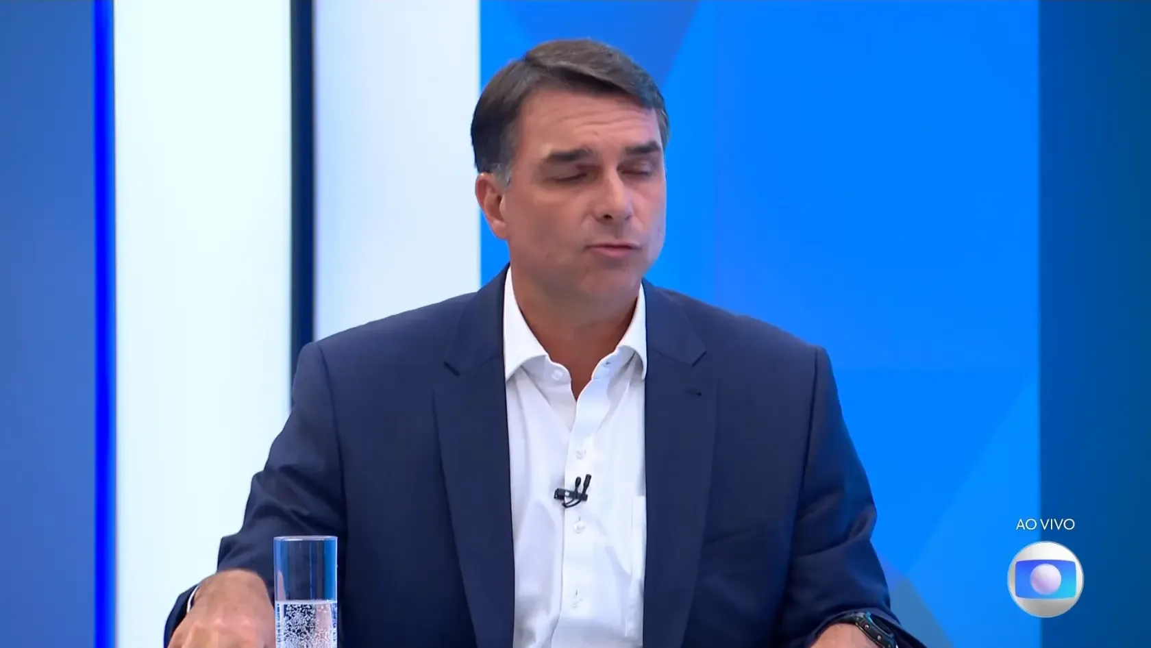 Flávio associa folga extra da 5×2 a assalto: “Vai continuar andando de ônibus e sendo assaltado”