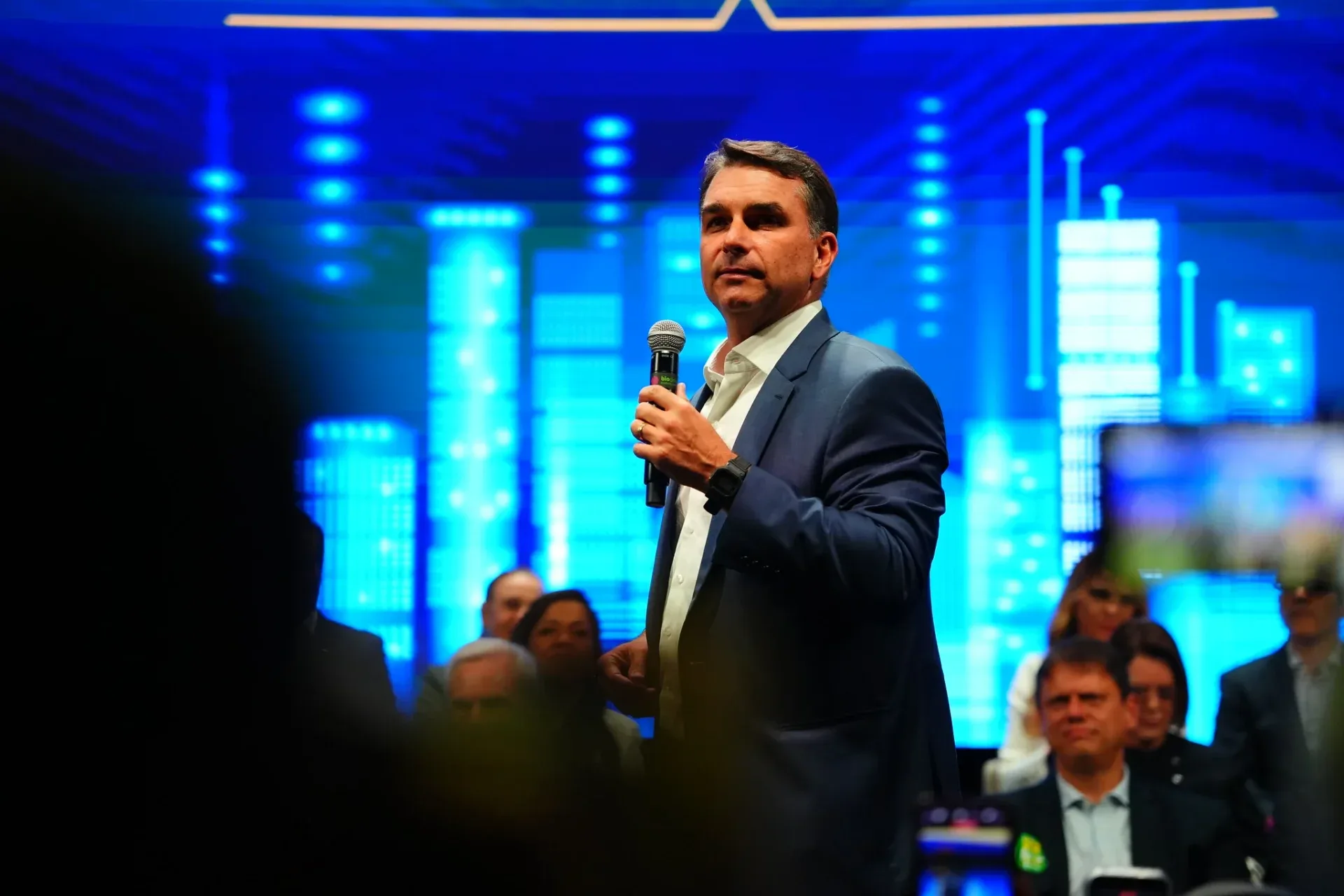 Diretores de fundação que propôs elevar idade de aposentadoria integram equipe de Flávio