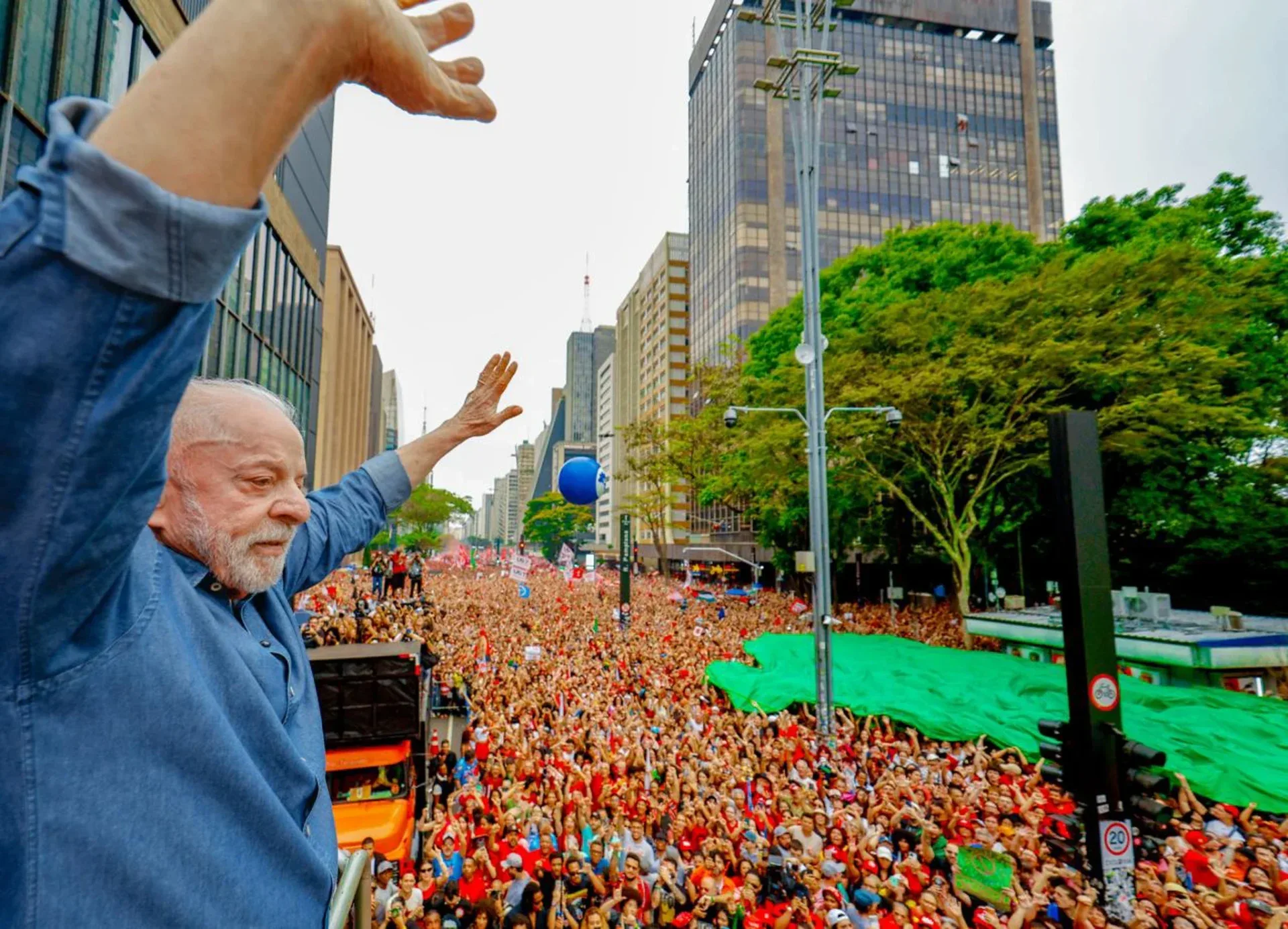 ‘Somos locos por ti, Brasil’: Lula e a América Latina