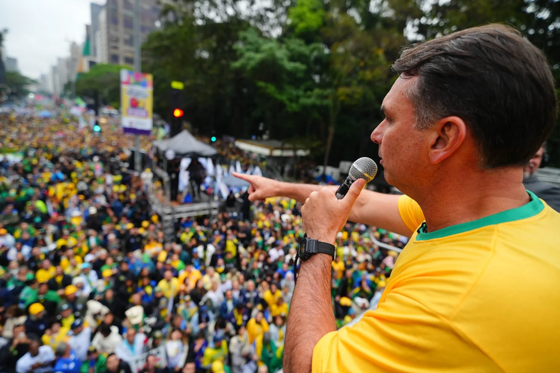 Vai flopar? A expectativa de público para ato de Flávio Bolsonaro na Paulista