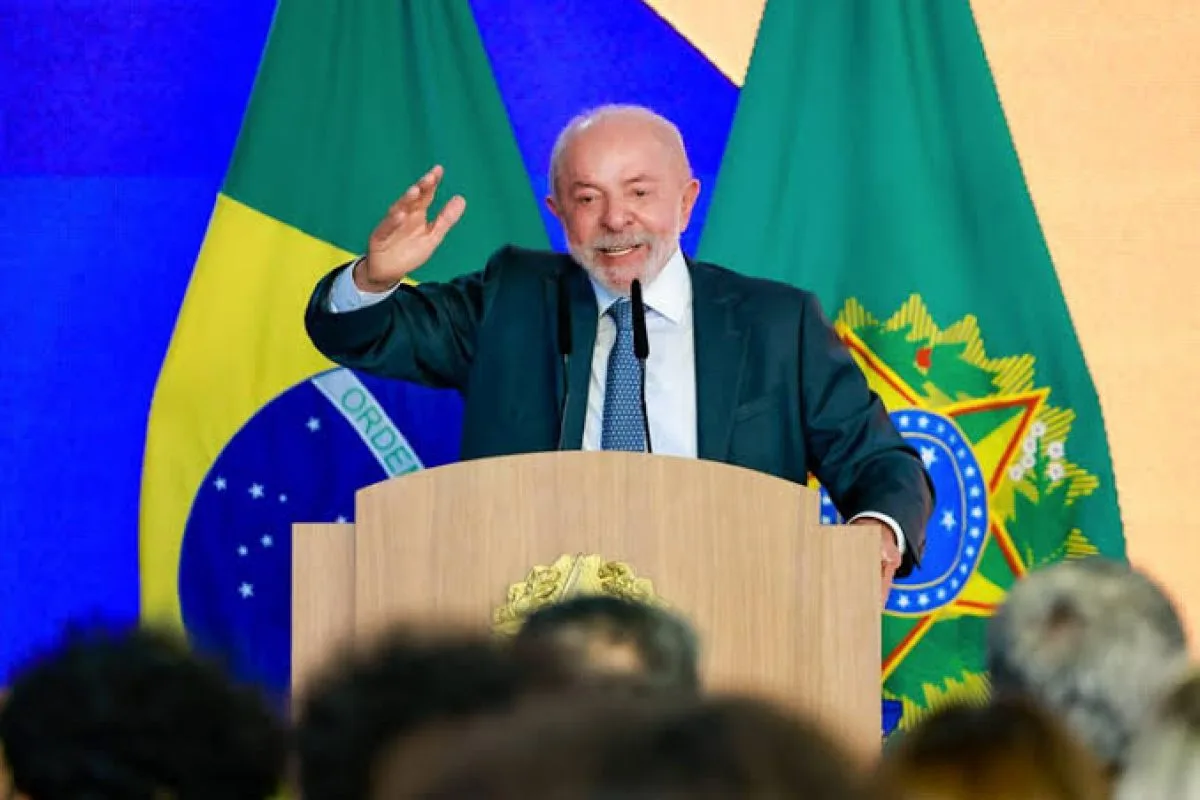 New York Times repercute denúncia de Lula contra a Meta por favorecer Flávio