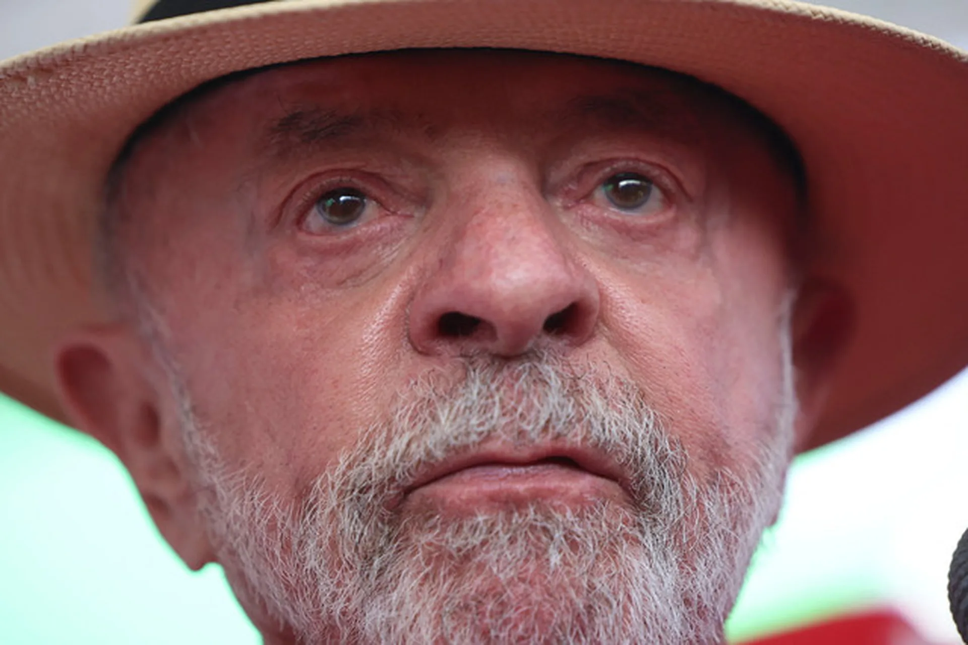 Governo Lula exonera indicados por aliados que apoiam Flávio Bolsonaro